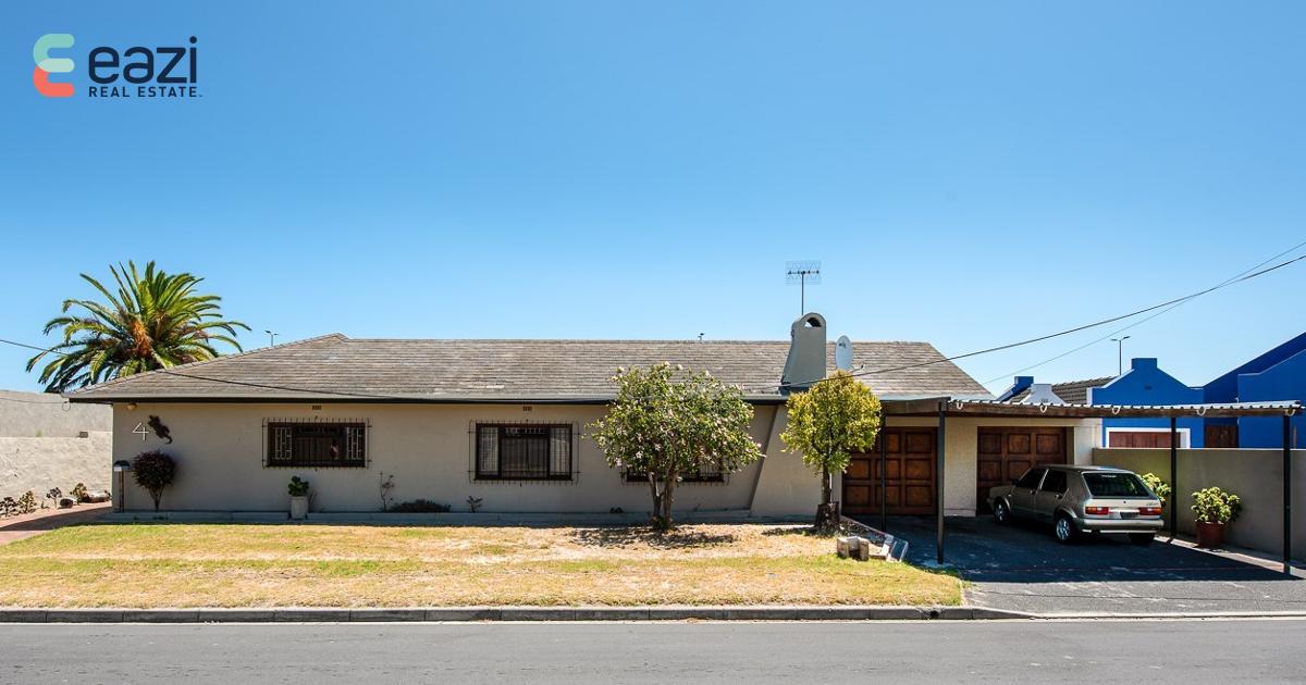 7 Bed Home For Sale in Bothasig (R 2,950,000)